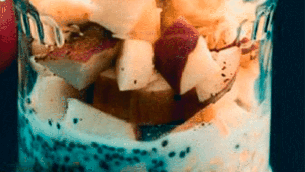 Desayuno de avena con fruta